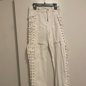 I am Gia white pants